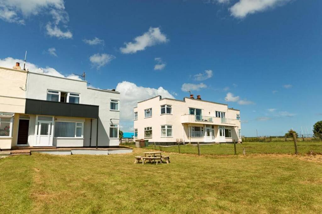 Beachfront Bliss: Bridlington Ground Floor Apartment Bessingby Exterior photo