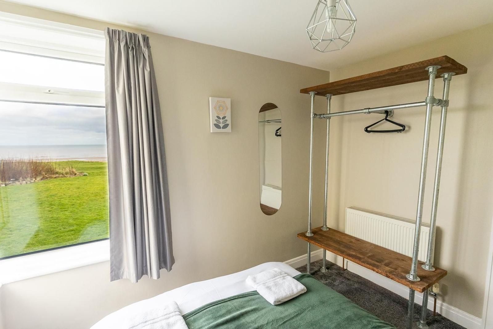 Beachfront Bliss: Bridlington Ground Floor Apartment Bessingby Exterior photo