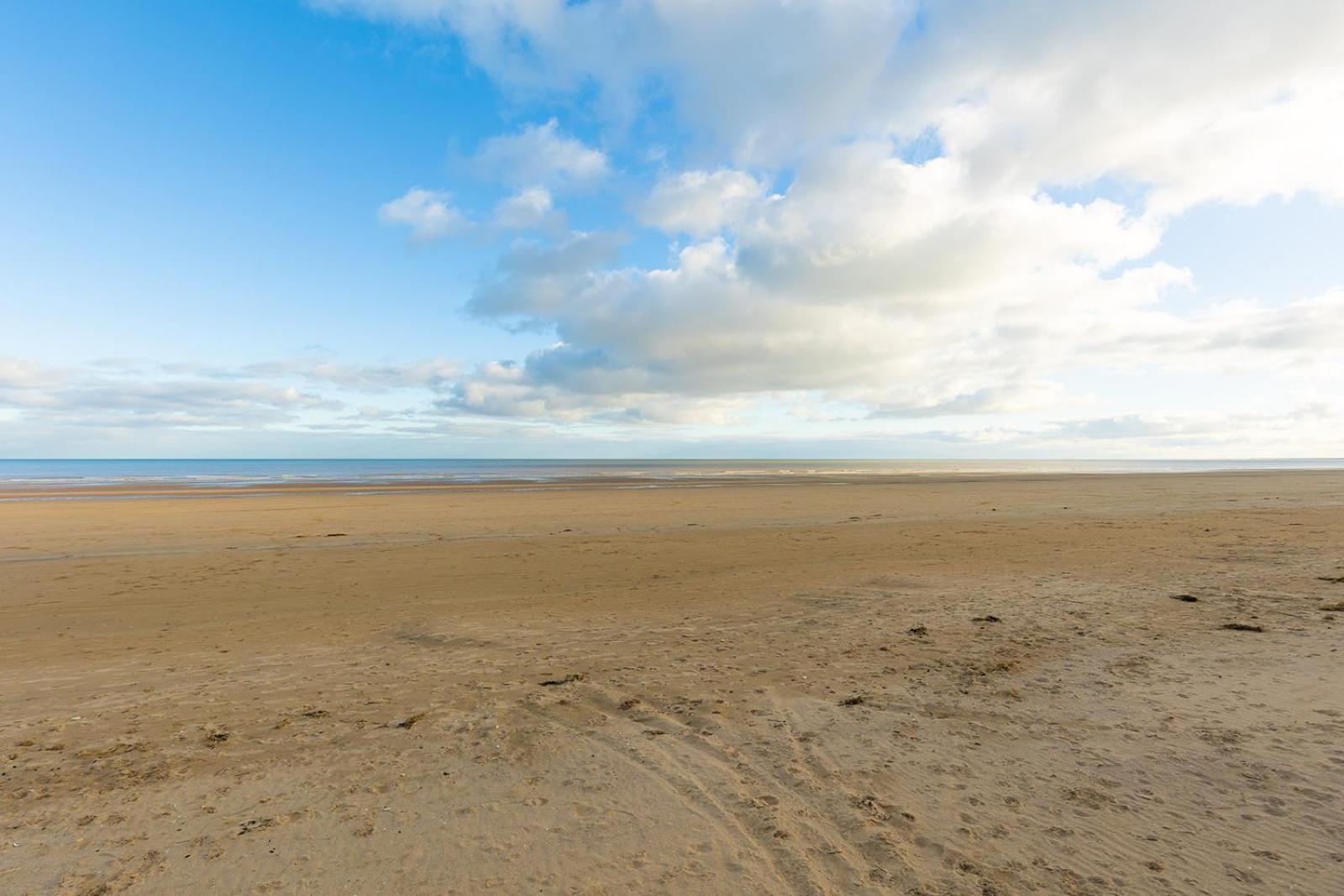 Beachfront Bliss: Bridlington Ground Floor Apartment Bessingby Exterior photo